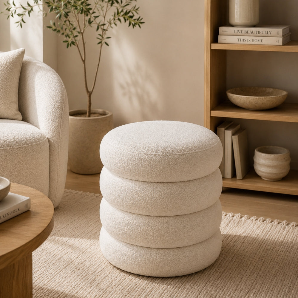 Banc rond style crème au design pétale pour entrée, salon ou bout de canapé