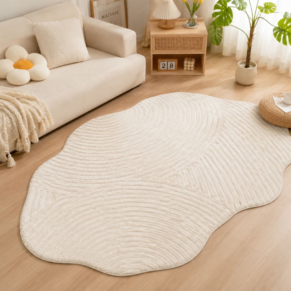 Tapis imitation cachemire crème au design irrégulier pour salon, chambre ou entrée élégante